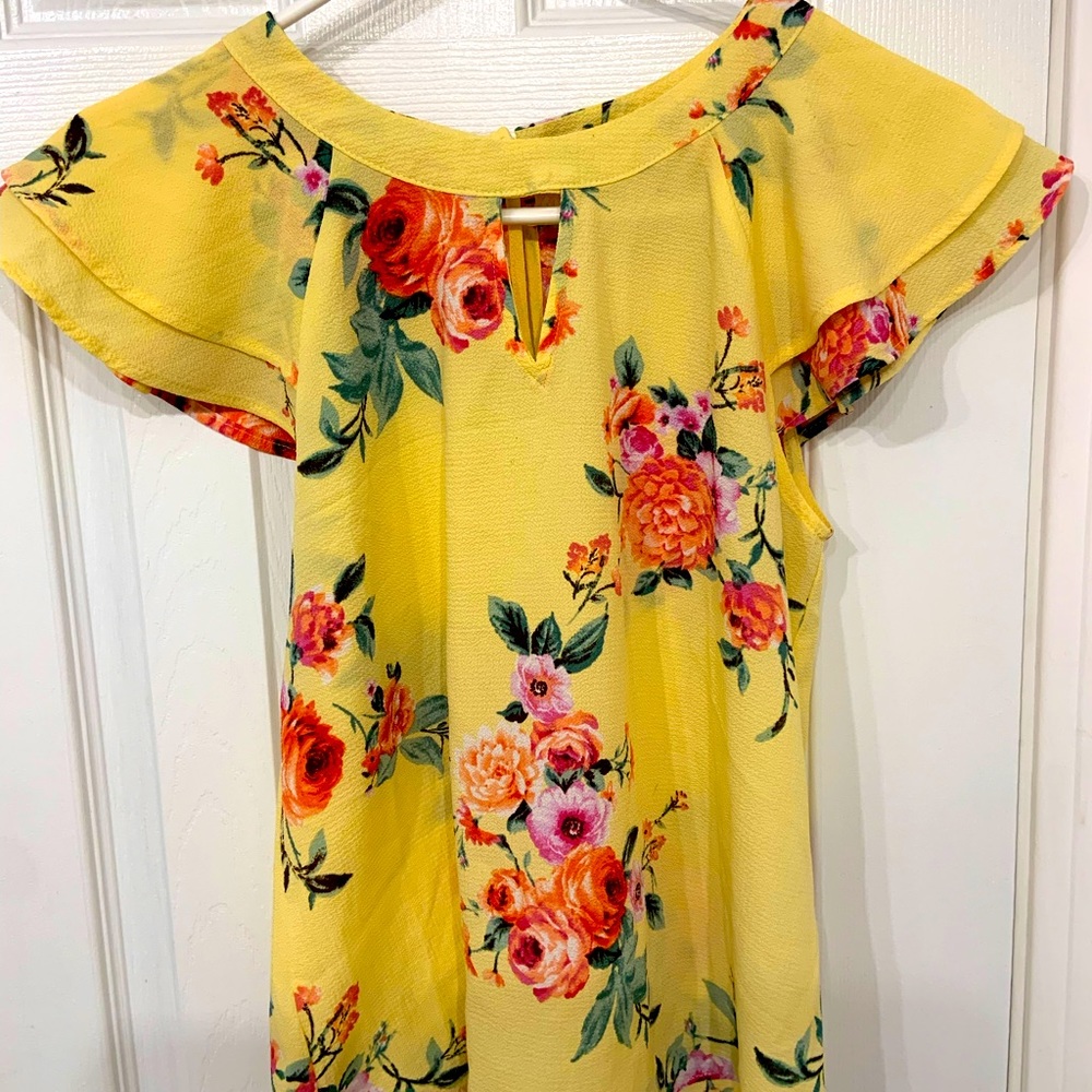 Mine brand yellow light flowing floral blouse